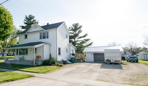 217 A St, Genoa, IL 60135 photo 2