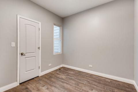 6833 S Champlain Ave, Chicago, IL 60637 photo 16