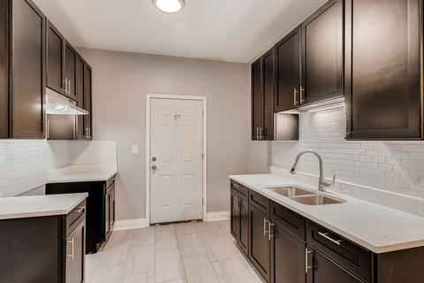 6833 S Champlain Ave, Chicago, IL 60637 photo 7