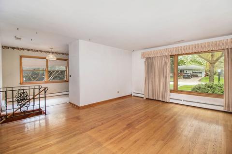 112 E Natoma Ave, Addison, IL 60101 photo 2