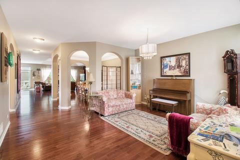 3305 Stratton St, Elgin, IL 60124 photo 2