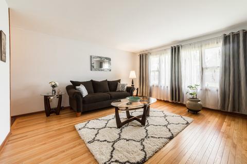 1091 Laurel Dr, Aurora, IL 60506 photo 4