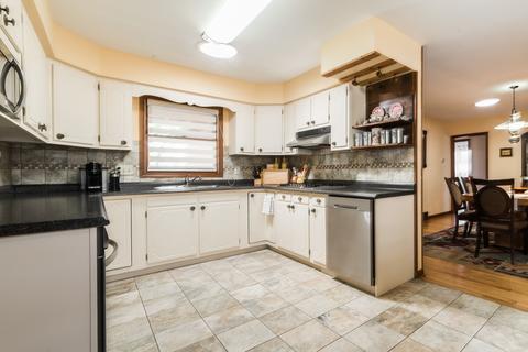1091 Laurel Dr, Aurora, IL 60506 photo 8