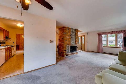 1430 Easy St, Elgin, IL 60123 photo 13