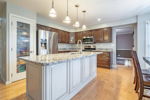410 Fieldcrest Dr, Algonquin, IL 60102 photo 8