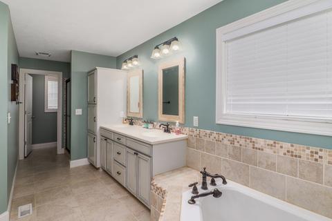 2110 Denton Ln, Normal, IL 61761 photo 18