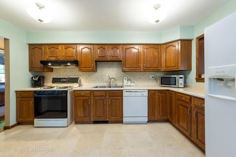 4009 Wilke Rd, Rolling Meadows, IL 60008 photo 4