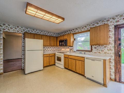 1123 Monroe Dr, Bartlett, IL 60103 photo 8