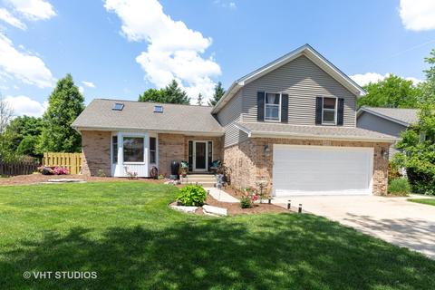 800 Cheyenne Ln, Elgin, IL 60123 photo 1