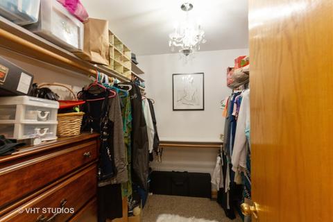 800 Cheyenne Ln, Elgin, IL 60123 photo 7
