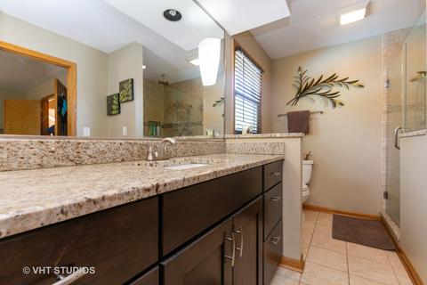 800 Cheyenne Ln, Elgin, IL 60123 photo 6