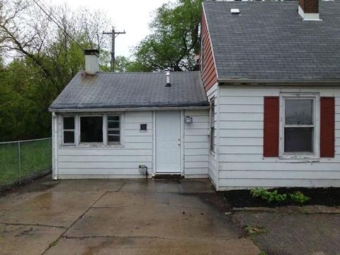 15902 Sawyer Ave, Markham, IL 60426 photo 2
