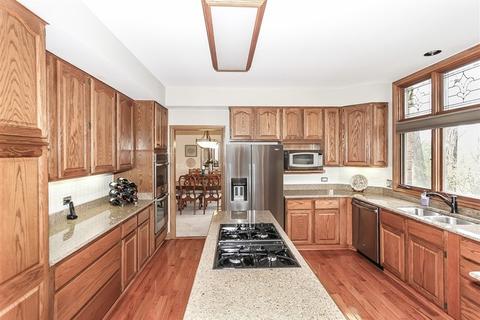 425 Timber Ridge Dr, Bartlett, IL 60103 photo 8