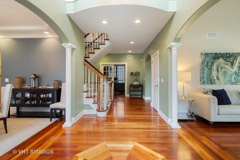 281 E Fullerton Ave, Elmhurst, IL 60126 photo 2