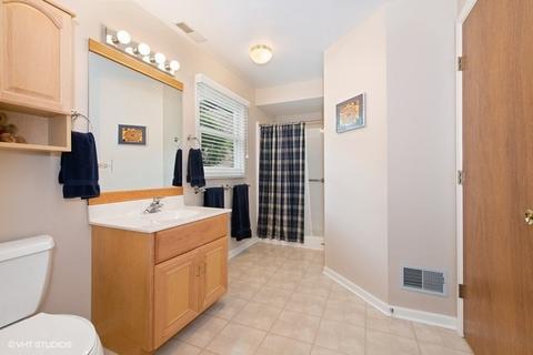 1365 Stonegate Rd, Naperville, IL 60540 photo 12