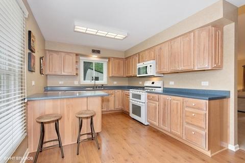 1365 Stonegate Rd, Naperville, IL 60540 photo 6