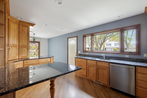 4030 Carousel Dr, Northbrook, IL 60062 photo 9