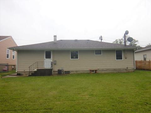 552 E 3rd St, Lockport, IL 60441 photo 2