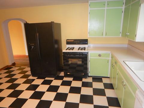 552 E 3rd St, Lockport, IL 60441 photo 8
