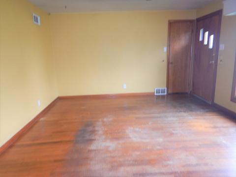 552 E 3rd St, Lockport, IL 60441 photo 5