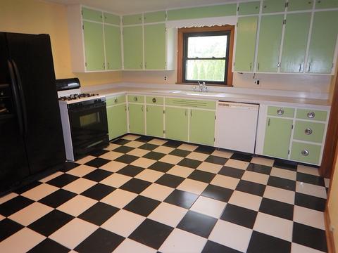 552 E 3rd St, Lockport, IL 60441 photo 7