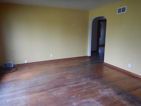552 E 3rd St, Lockport, IL 60441 photo 4