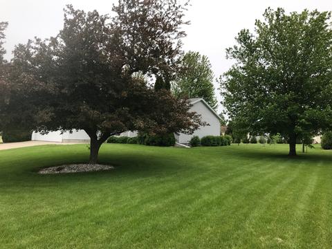 607 E Main St, Danvers, IL 61732 photo 3