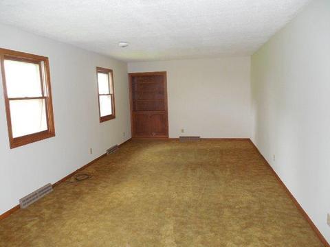 18145 Folkers Dr, Morrison, IL 61270 photo 2
