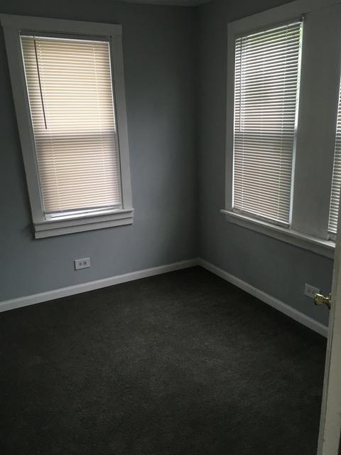 10221 S Lafayette Ave, Chicago, IL 60628 photo 14