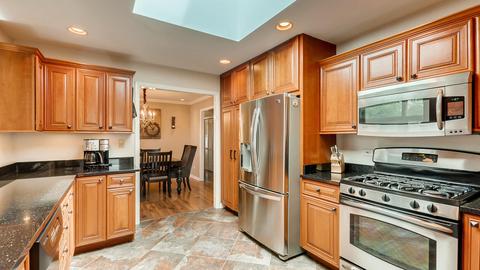 590 Western St, Hoffman Estates, IL 60169 photo 8