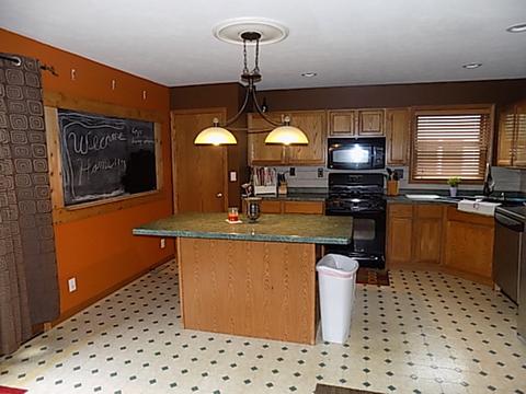 211 S Hossack St, Seneca, IL 61360 photo 8
