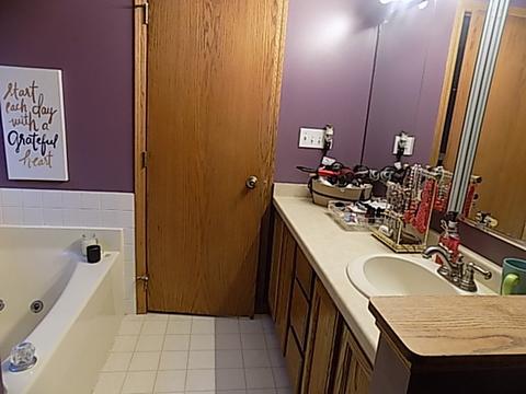 211 S Hossack St, Seneca, IL 61360 photo 13