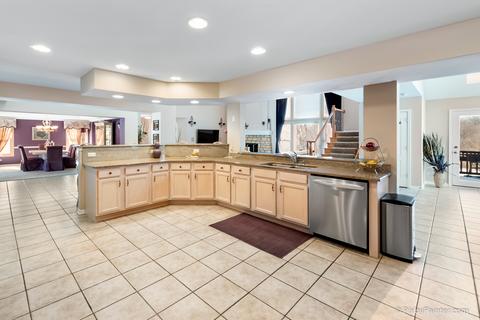 856 Tipperary St, Gilberts, IL 60136 photo 9
