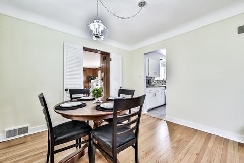 555 E Parkway Rd, Riverside, IL 60546 photo 8