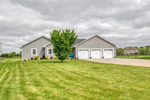 202 Marsh Hawk Dr, Le Roy, IL 61752 photo 5