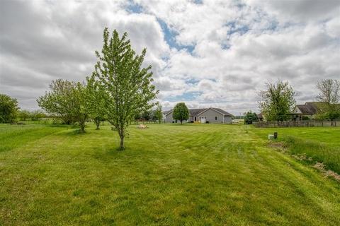 202 Marsh Hawk Dr, Le Roy, IL 61752 photo 6