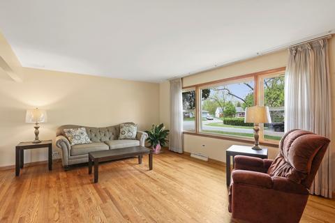 150 E Westview Ct, Addison, IL 60101 photo 2