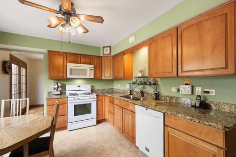150 E Westview Ct, Addison, IL 60101 photo 6