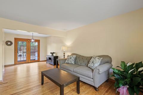 150 E Westview Ct, Addison, IL 60101 photo 4