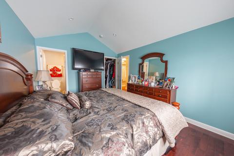 1060 Marshall Dr, Des Plaines, IL 60016 photo 11