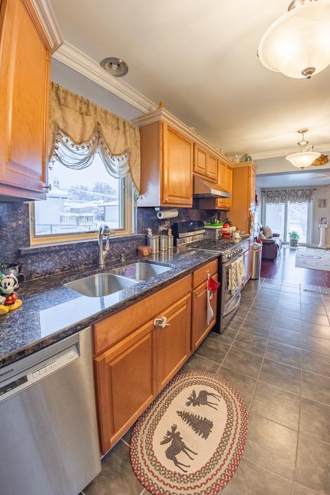 1060 Marshall Dr, Des Plaines, IL 60016 photo 6