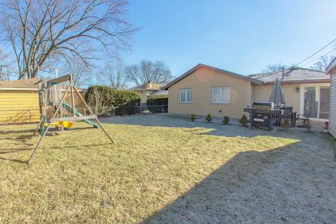 1060 Marshall Dr, Des Plaines, IL 60016 photo 18