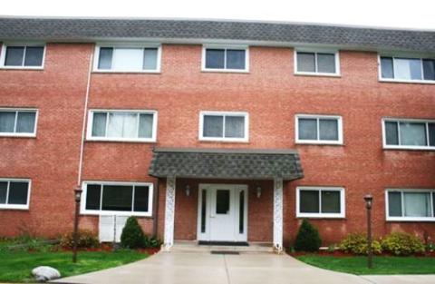 1925 Oakton St #2H, Des Plaines, IL 60018 photo 2