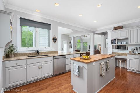 1732 Robert Ln, Naperville, IL 60564 photo 5