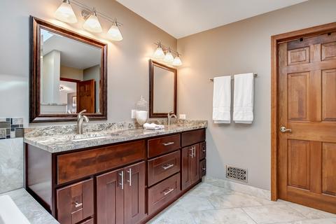 833 Kingston Ln, Bartlett, IL 60103 photo 21