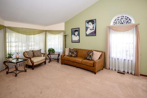 1154 Concord Dr, Elgin, IL 60120 photo 4