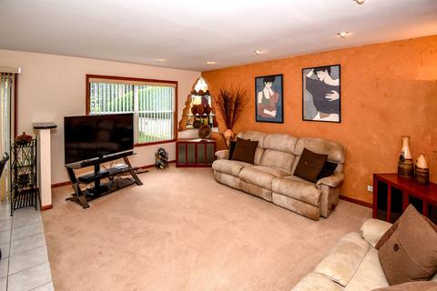 1154 Concord Dr, Elgin, IL 60120 photo 12