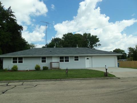 304 Daly Ave, Morris, IL 60450 photo 1