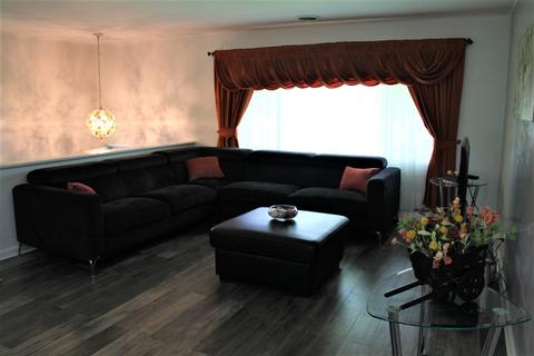 2505 School Dr, Rolling Meadows, IL 60008 photo 3