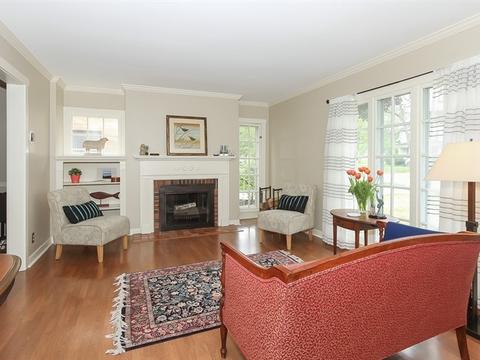 313 N Commonwealth Ave, Elgin, IL 60123 photo 4